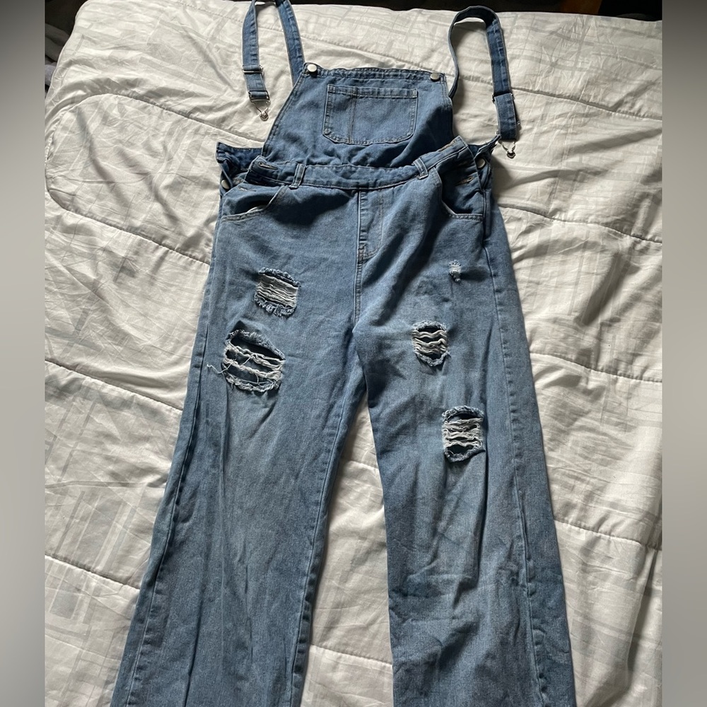Romwe overalls <3